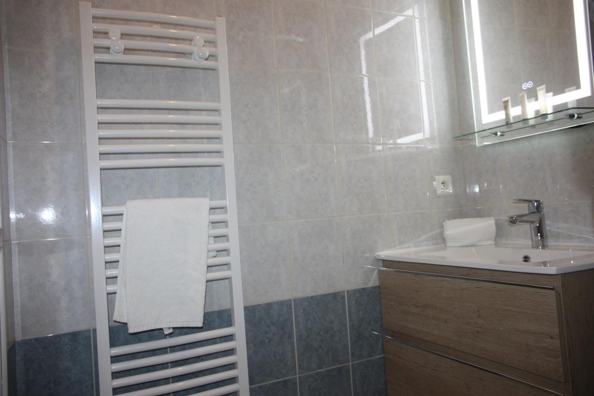 Resid'Spa Loire & Sevre - Appartement Rezé Exterior foto